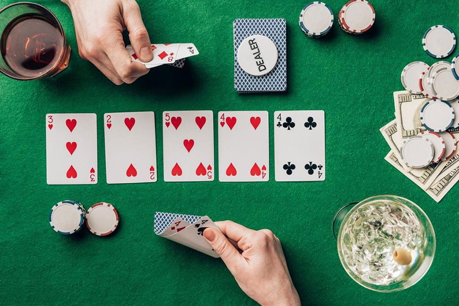 Cách chơi Blackjack cùng cách hoạt động của các thẻ bài