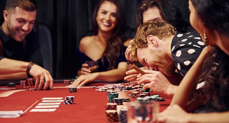 Kinh nghiệm chơi bài Blackjack chuyên nghiệp giúp bạn có lợi thế thắng cược lớn